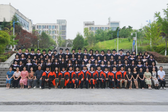 太阳成tyc7111隆重举行2024届毕业典礼暨学位授予仪式